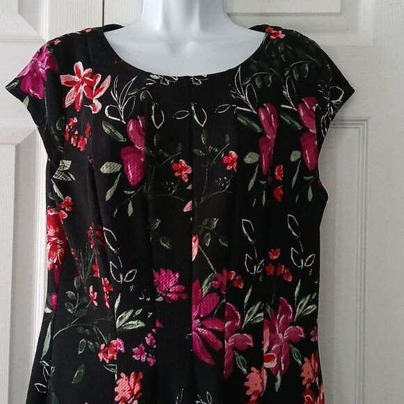 Black and floral print waffle material capped sleeve midi dress Sz XL - Picture 3 of 7